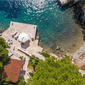 Luxury 6 Bedroom Seafront Villa with pool and Separate Apartment along Secluded Beach near Hvar Town, Sleeps 10-12